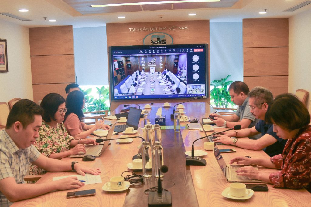 Lãnh đạo Vinatex làm việc với Hoà Thọ