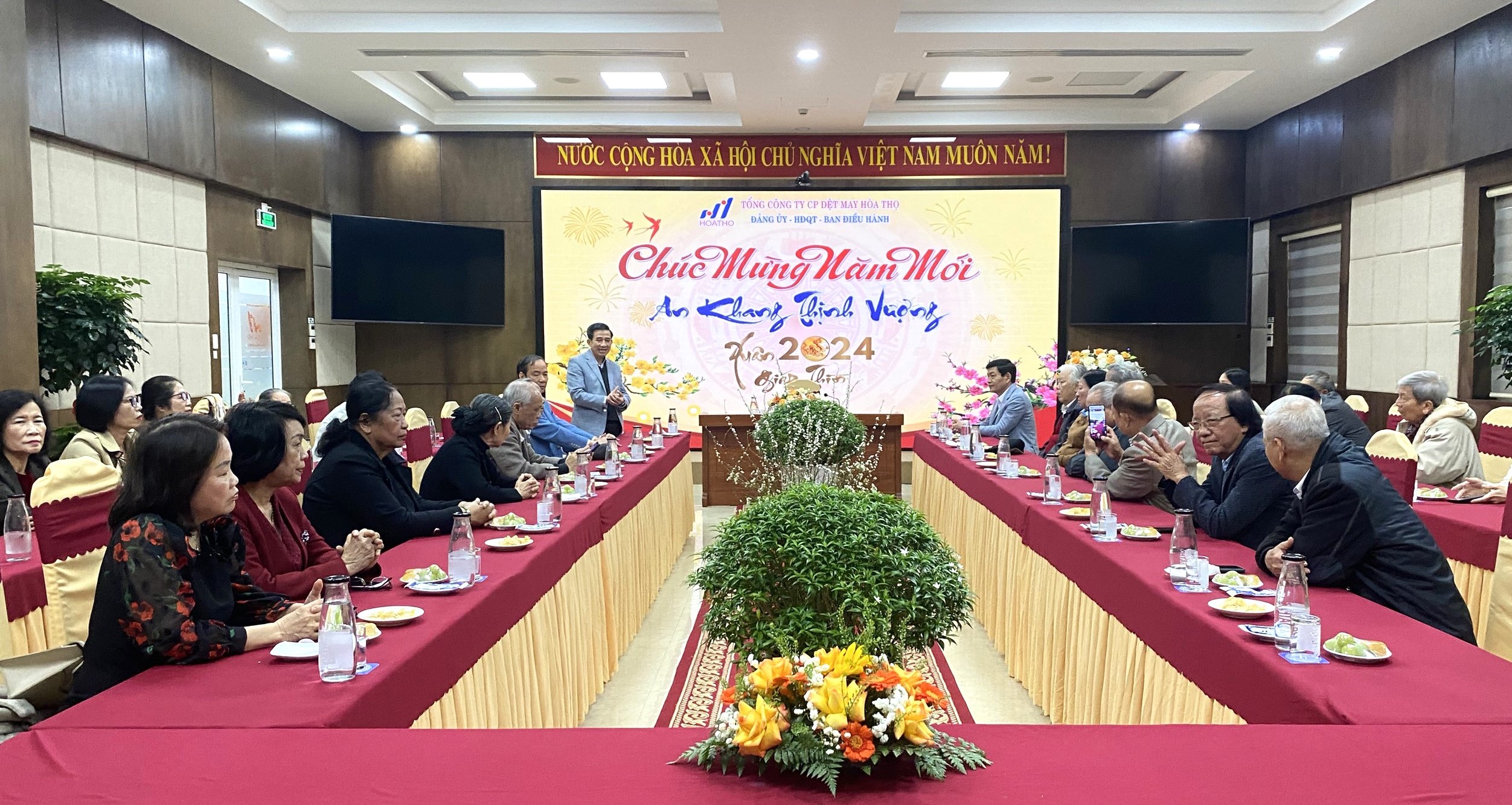 GẶP MẶT CÁN BỘ HƯU TRÍ TỔNG CÔNG TY CỔ PHẦN DỆT MAY HÒA THỌ