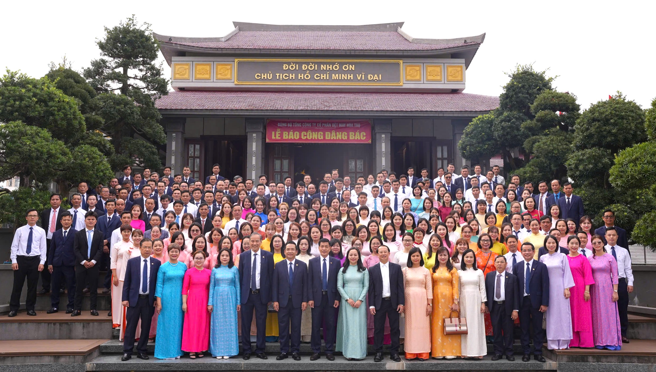 CHUỖI HOẠT ĐỘNG TRUYỀN THỐNG CỦA TỔNG CÔNG TY CỔ PHẦN DỆT MAY HÒA THỌ CHÀO MỪNG 96 NĂM THÀNH LẬP ĐẢNG CỘNG SẢN VIỆT NAM, 95 NĂM THÀNH LẬP ĐOÀN TNCS HỒ CHÍ MINH